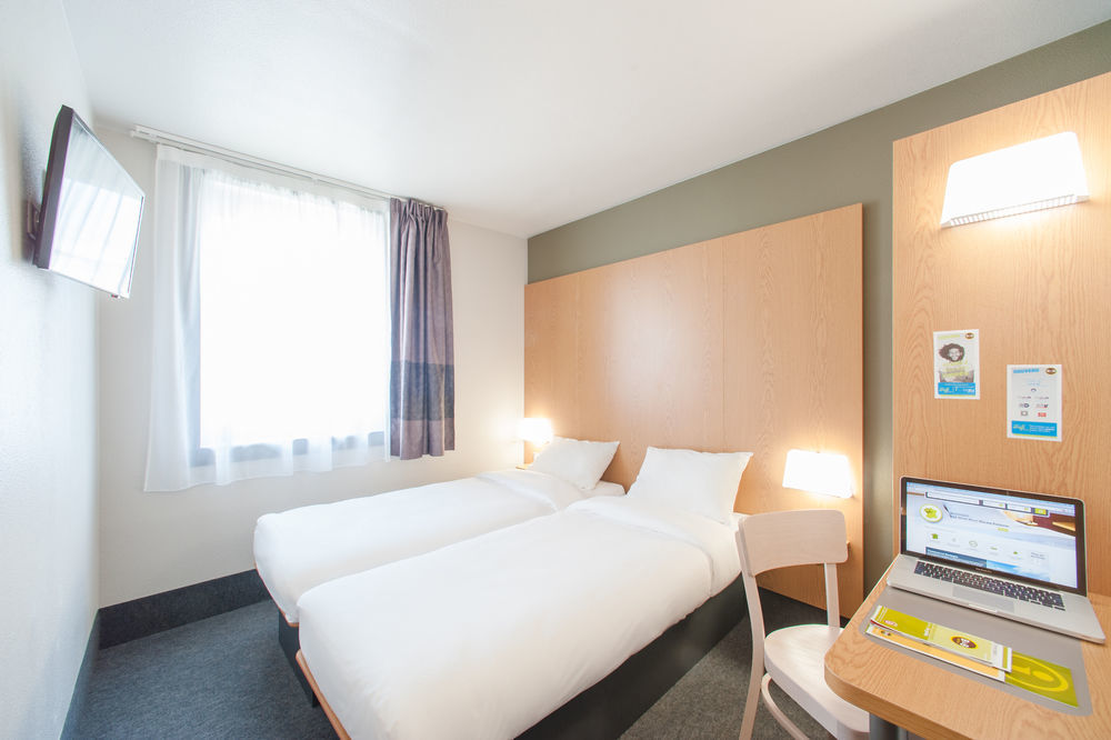 B&B Hotel Le Puy-En-Velay Vals-pres-le-Puy Bagian luar foto